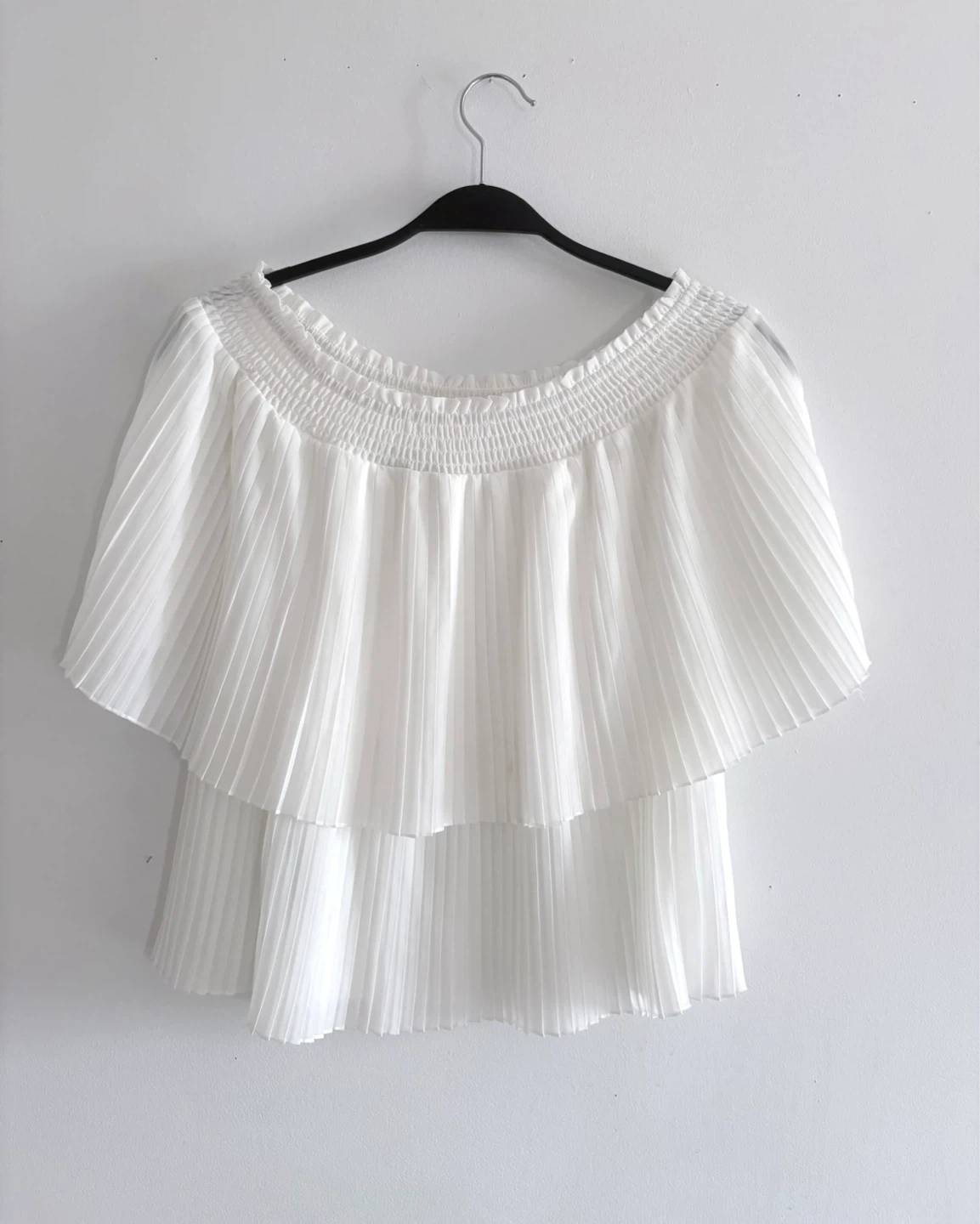White Off-the-Shoulder Pleated Top ! - photo 4