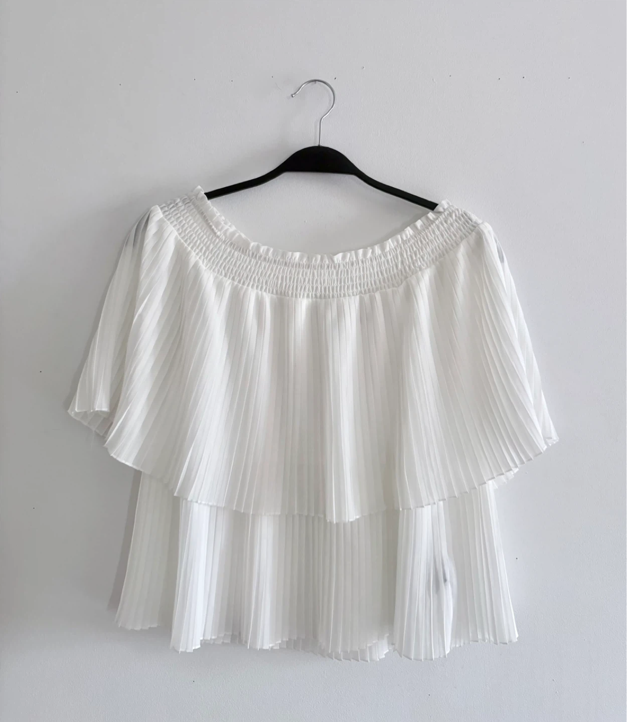 White Off-the-Shoulder Pleated Top !