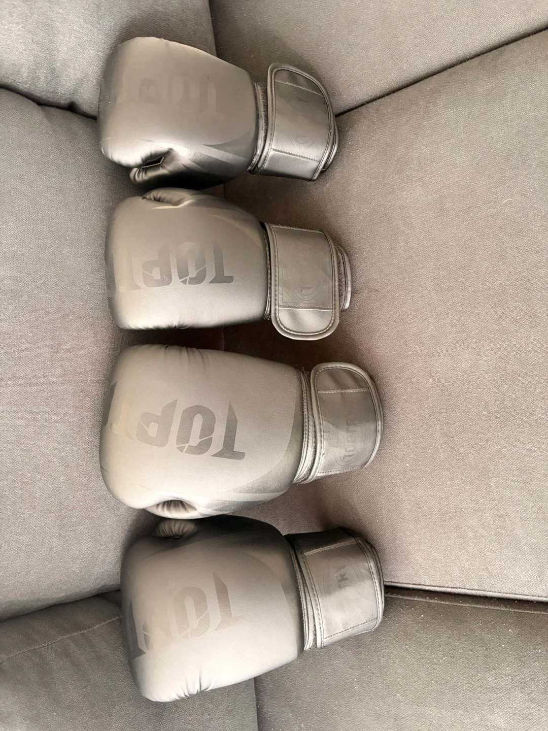 🥊 5’7” Freestanding Punching Bag + 2 Pairs of Boxing Gloves - photo 3