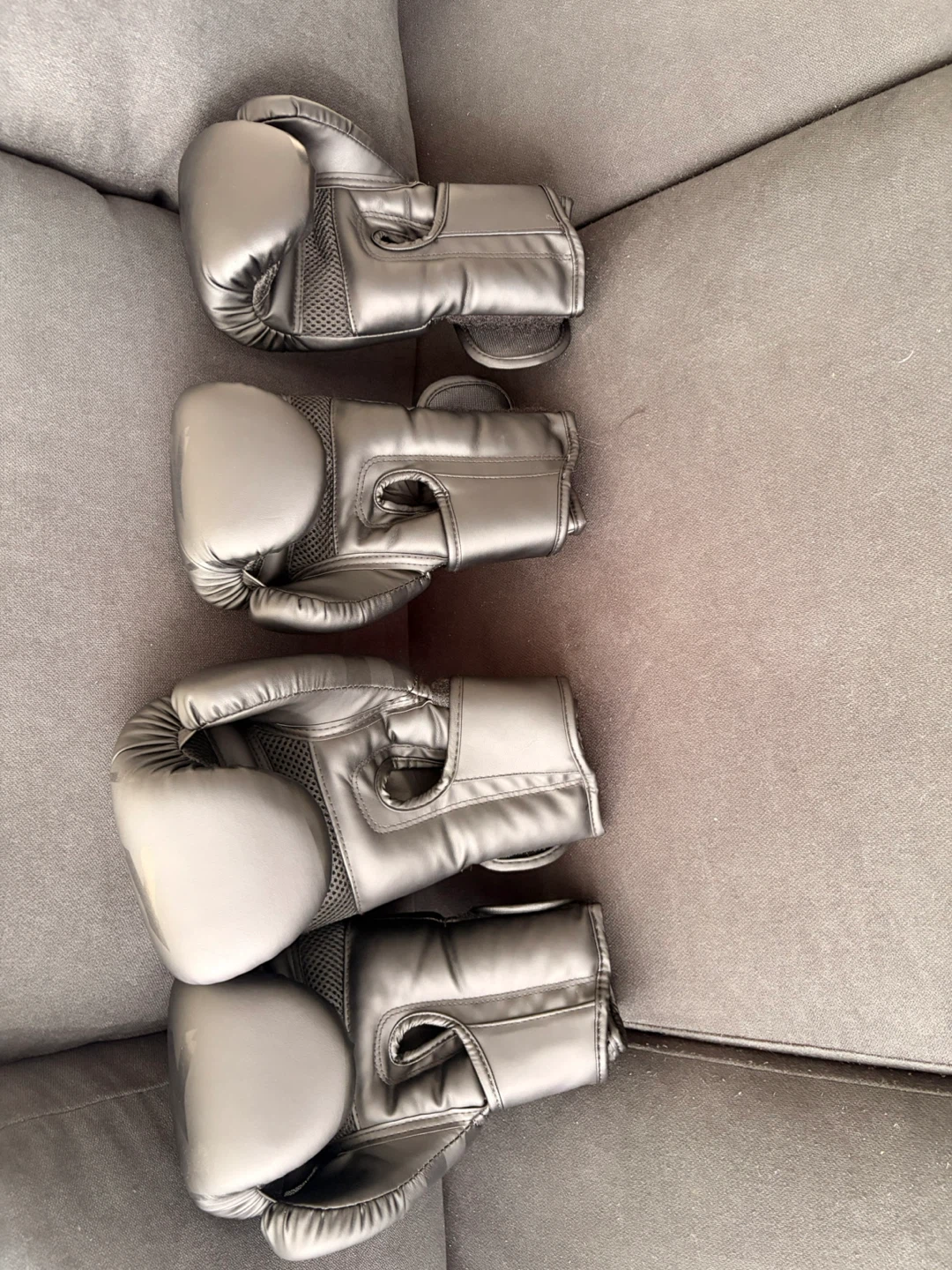 🥊 5’7” Freestanding Punching Bag + 2 Pairs of Boxing Gloves - photo 2