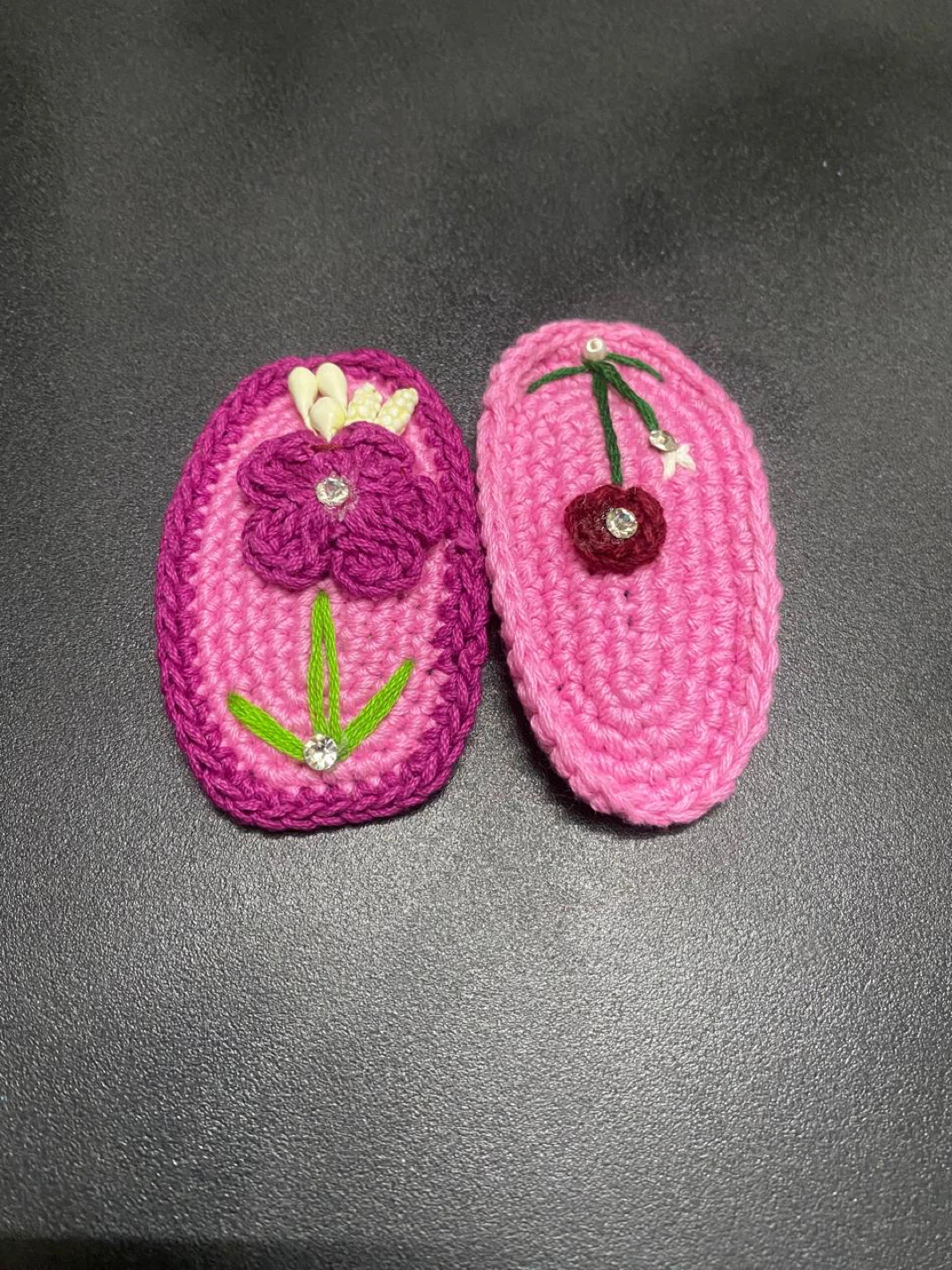 Crocheted Flower Hair Clips - photo 2