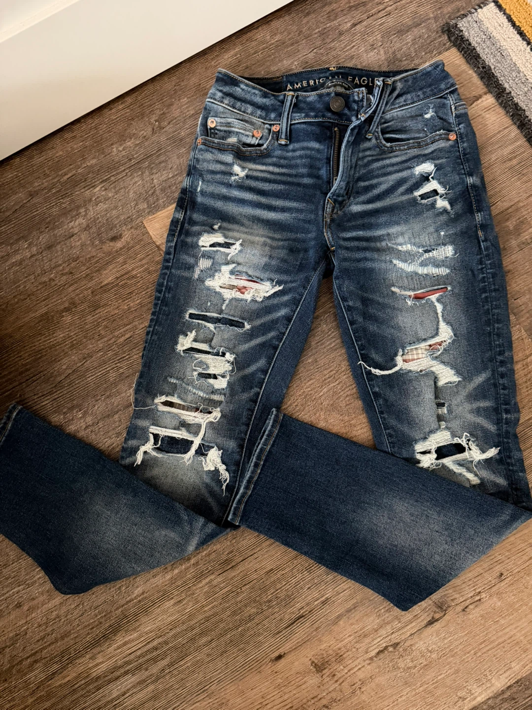 American Eagle Distressed Blue Jeans