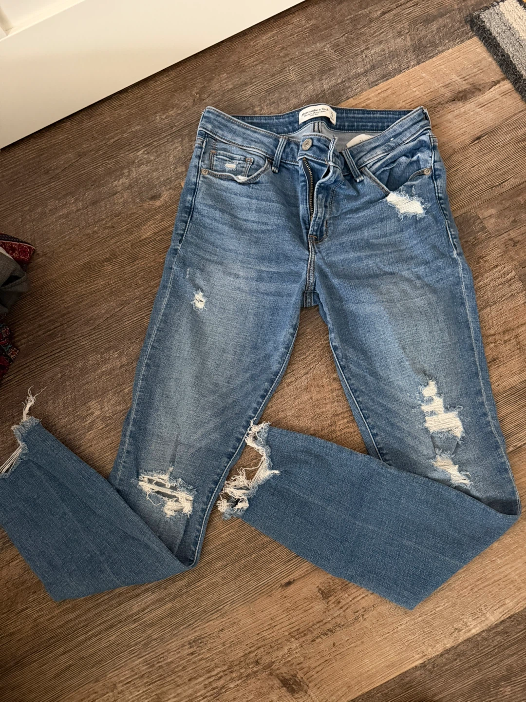 Abercrombie & Fitch Ripped Jeans
