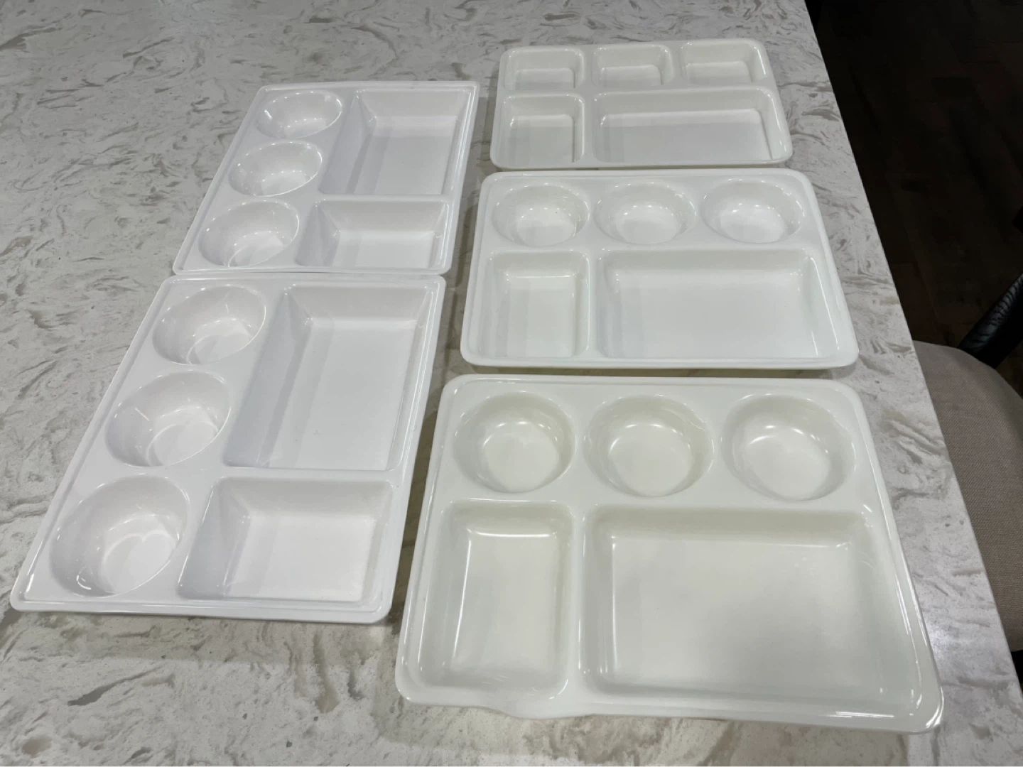 5 White Compartment Trays