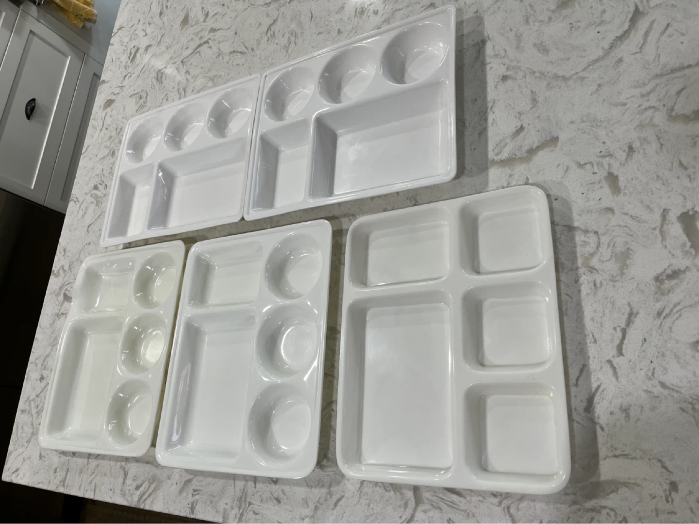 5 White Compartment Trays - photo 2
