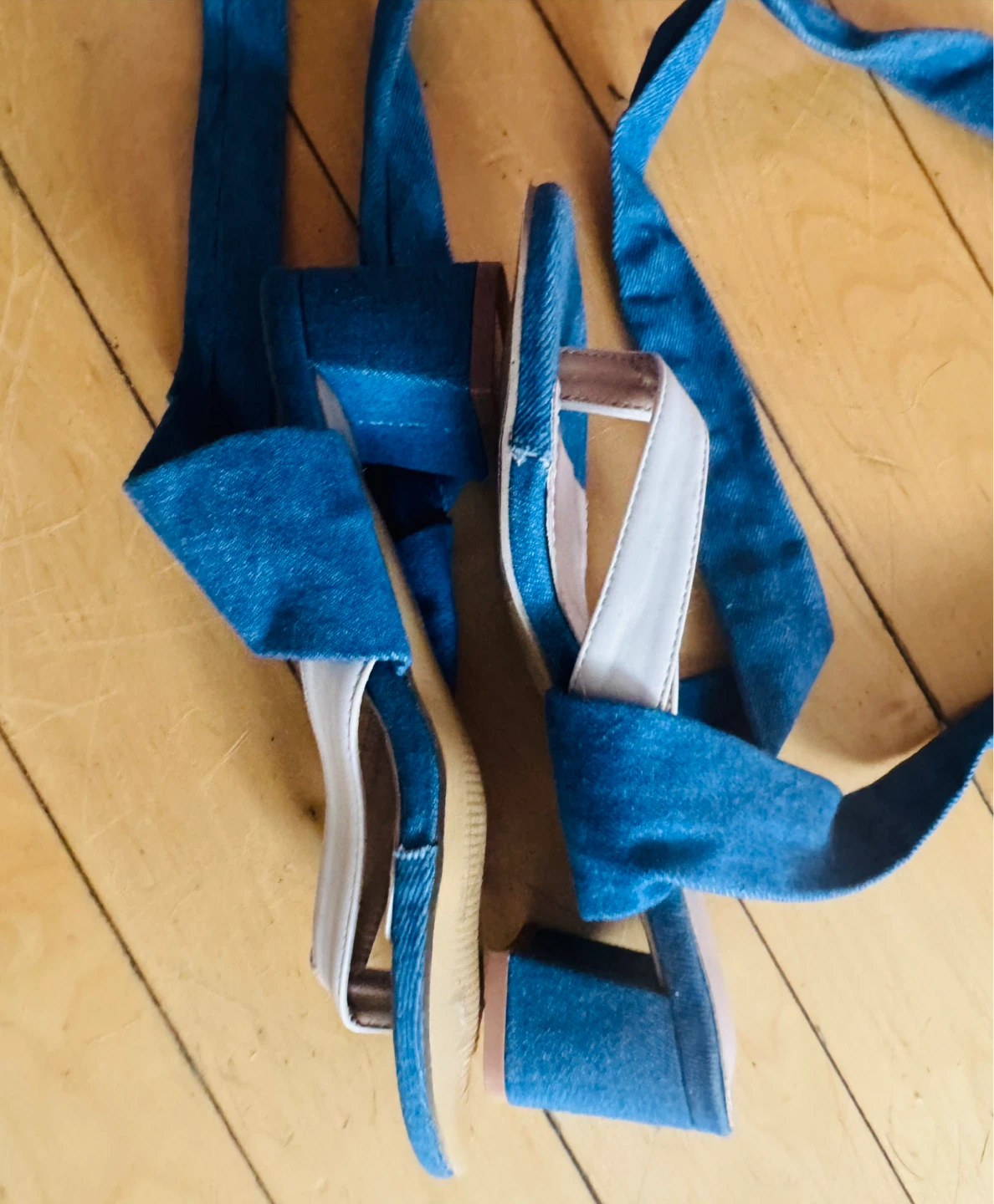 Sandales à talon bloc en denim avec lanières - photo 3