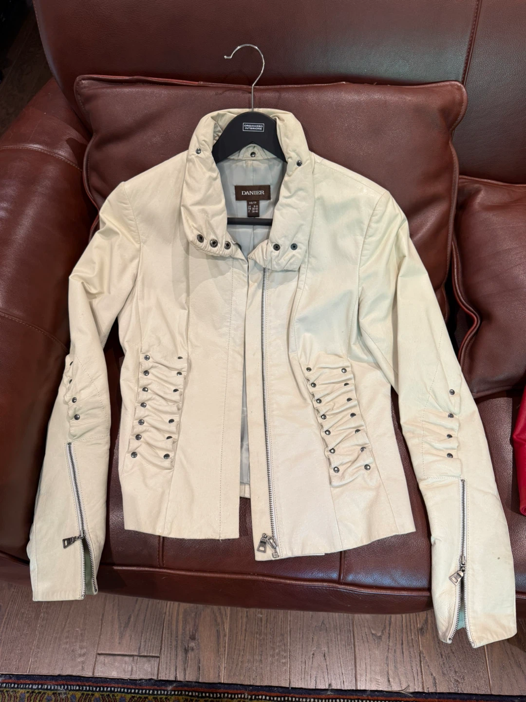 Danier Leather - photo 4