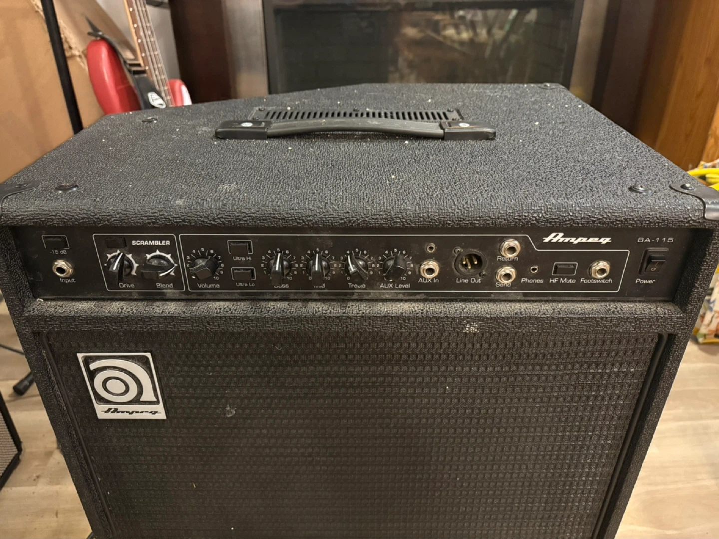 Ampeg BA-115 Bass Amp - photo 2