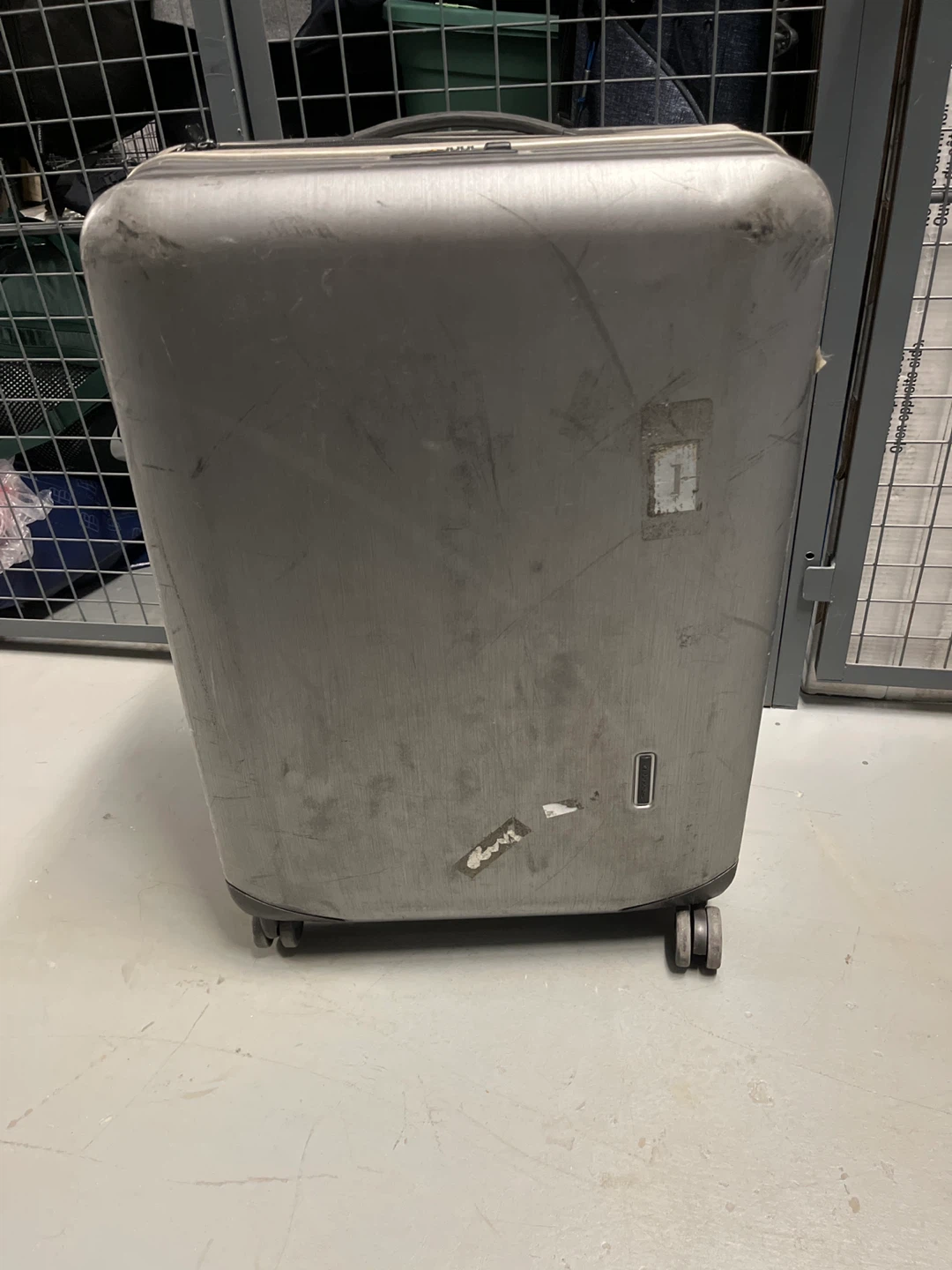 Samsonite suitcase hard shell - worth $300!