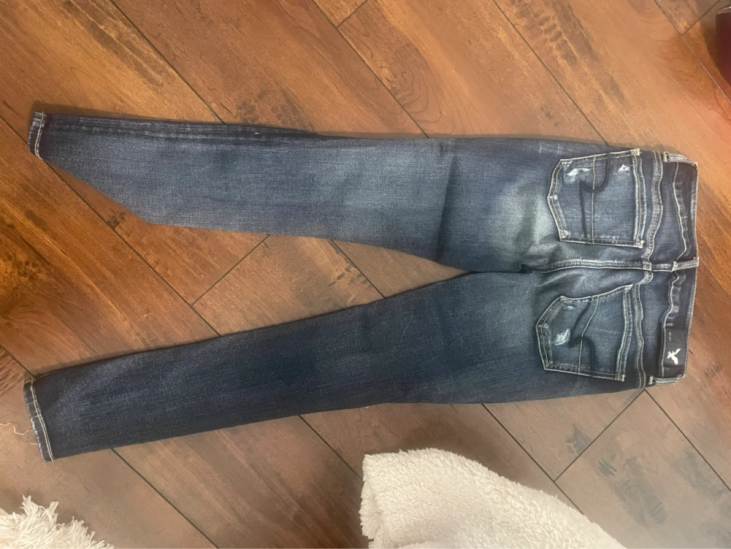 American Eagle Outfitters Women's Distressed Skinny Jeans
