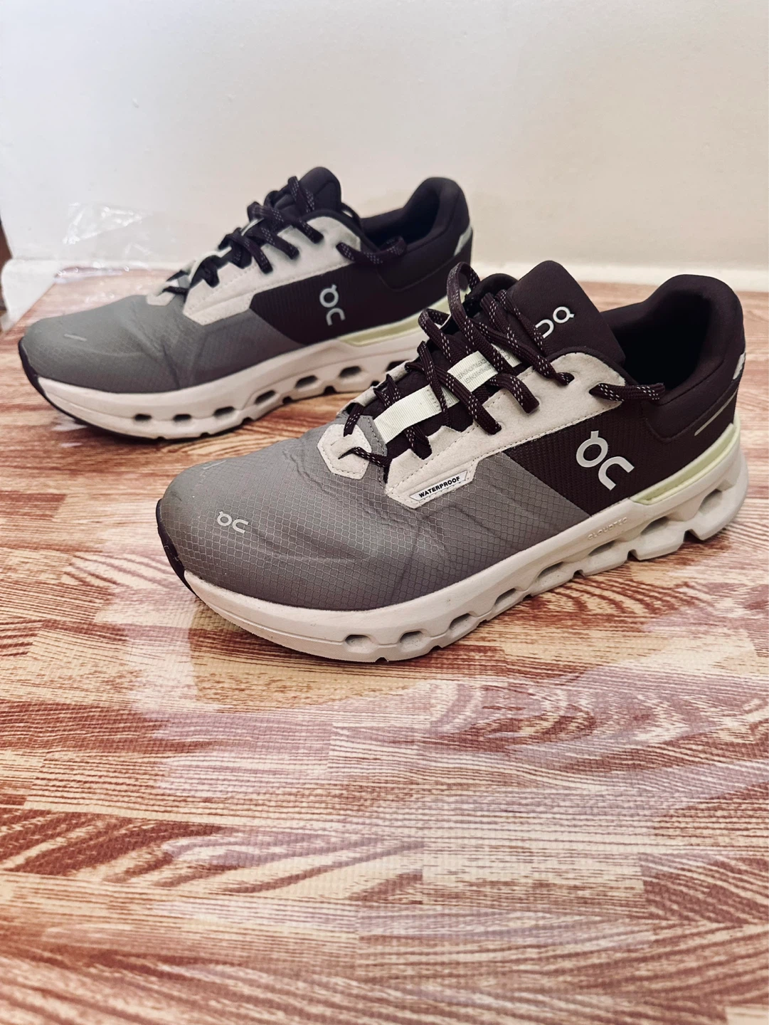 On Cloud Waterproof Running Shoes