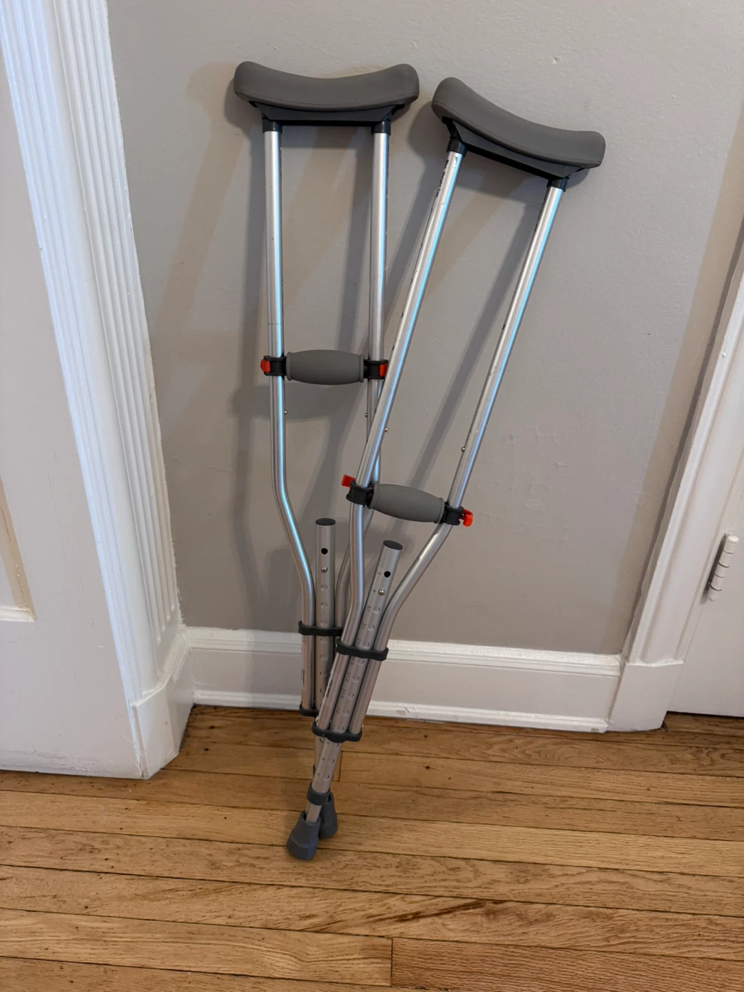 Hugo Mobility Adjustable Tall Adult Crutches - photo 2
