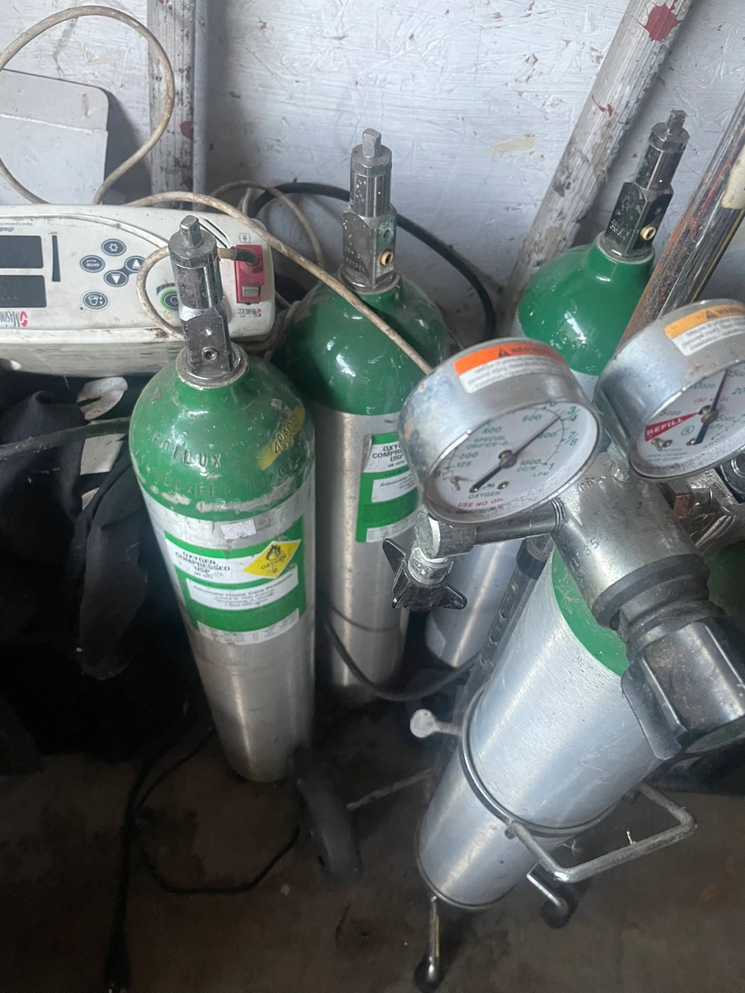Oxygen Cylinder Tanks (Set of 4)