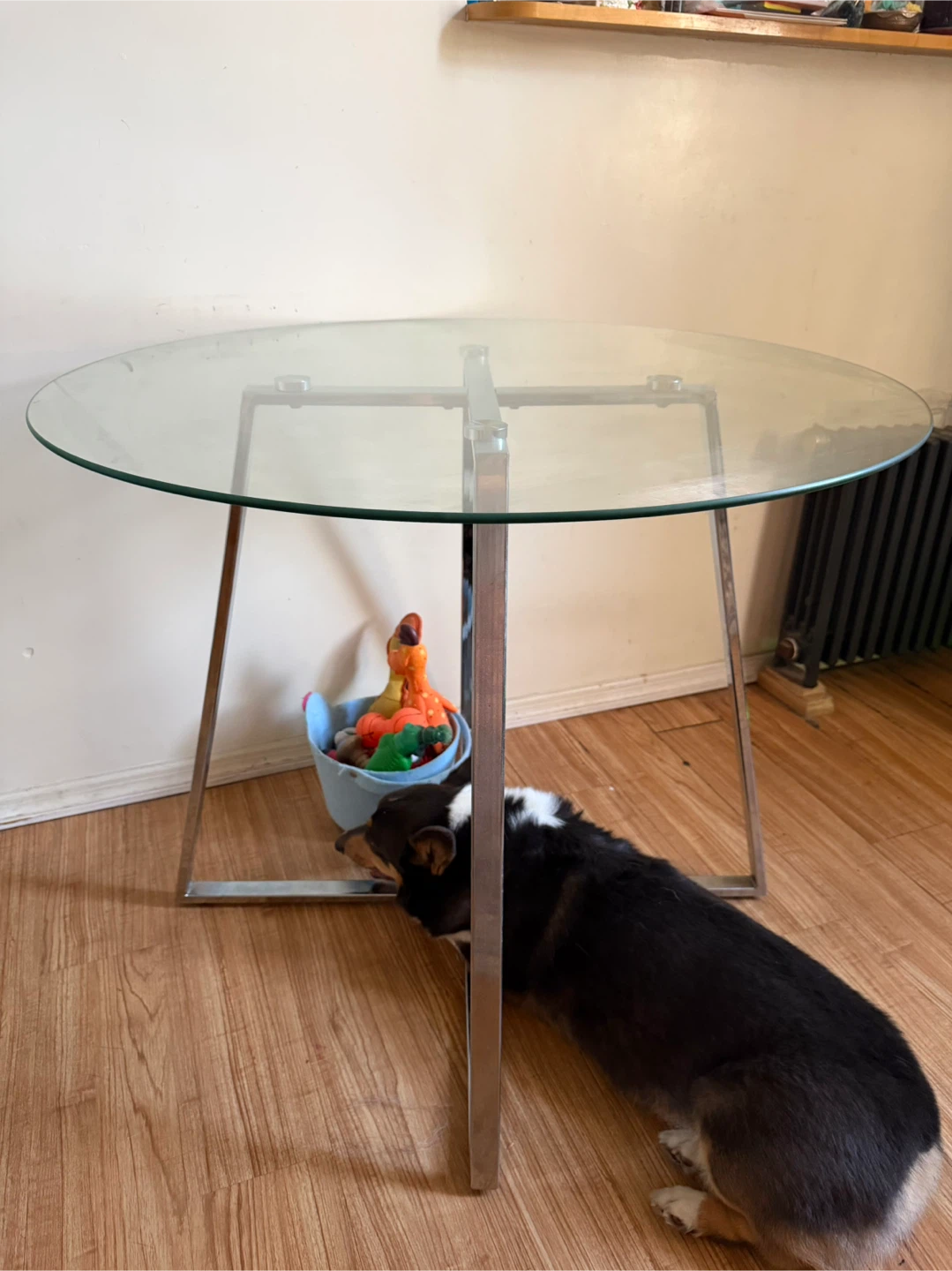 Round glass dining table