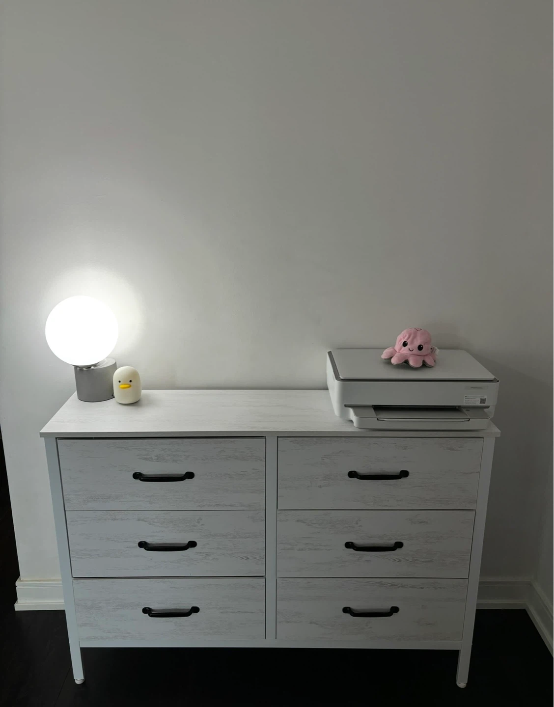White 6-Drawer Dresser