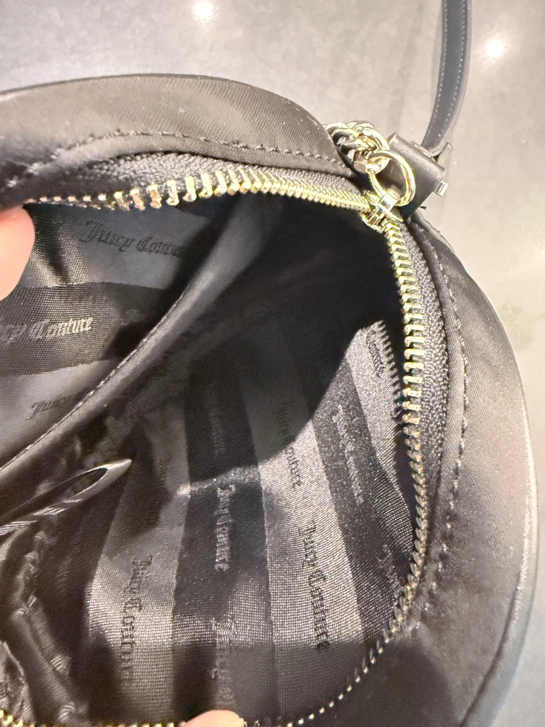 Juicy Couture Round Sequin Crossbody Bag - photo 3