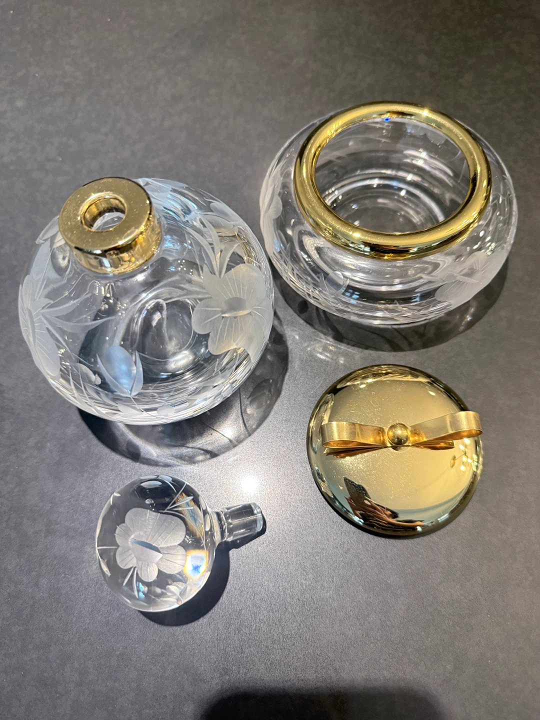 Engraved Crystal Perfume Bottle and Pot with Gold Lids - photo 4