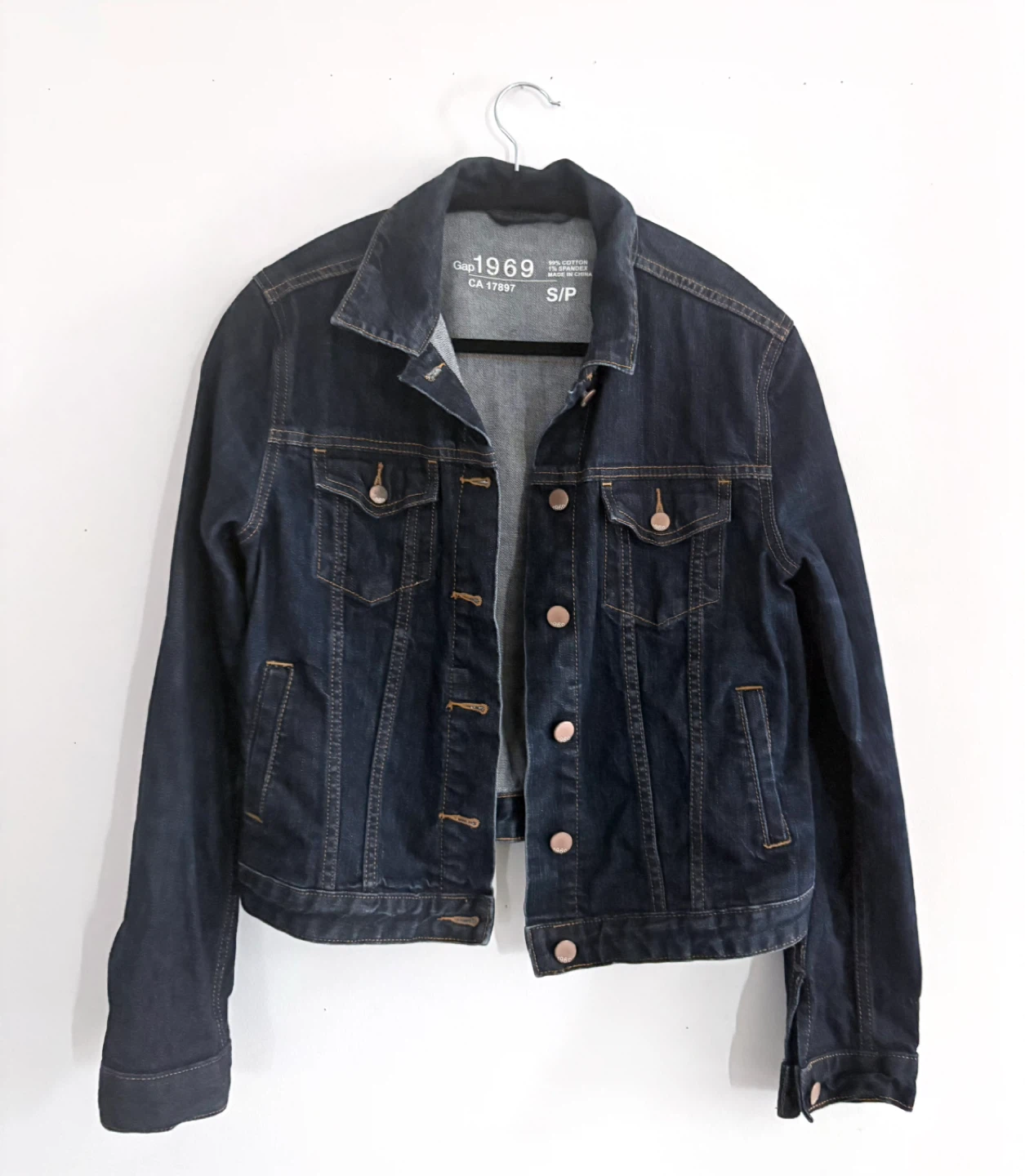GAP Women's Denim Jacket !