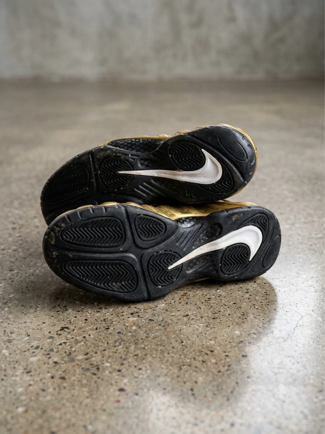 Nike Air Foamposite Pro 'Metallic Gold' Shoes - photo 2