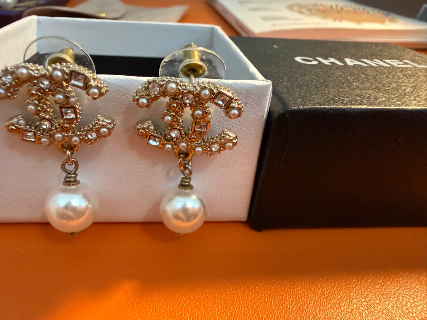 Chanel CC Pearl Drop Earrings - photo 2
