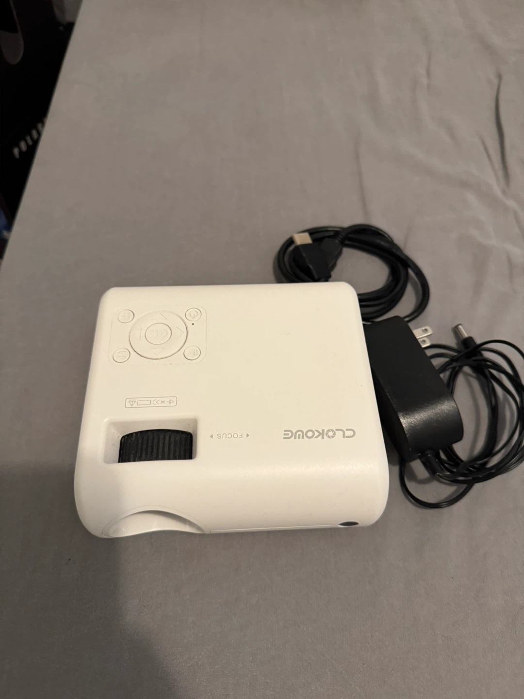 CLOKOWE M8 Projector