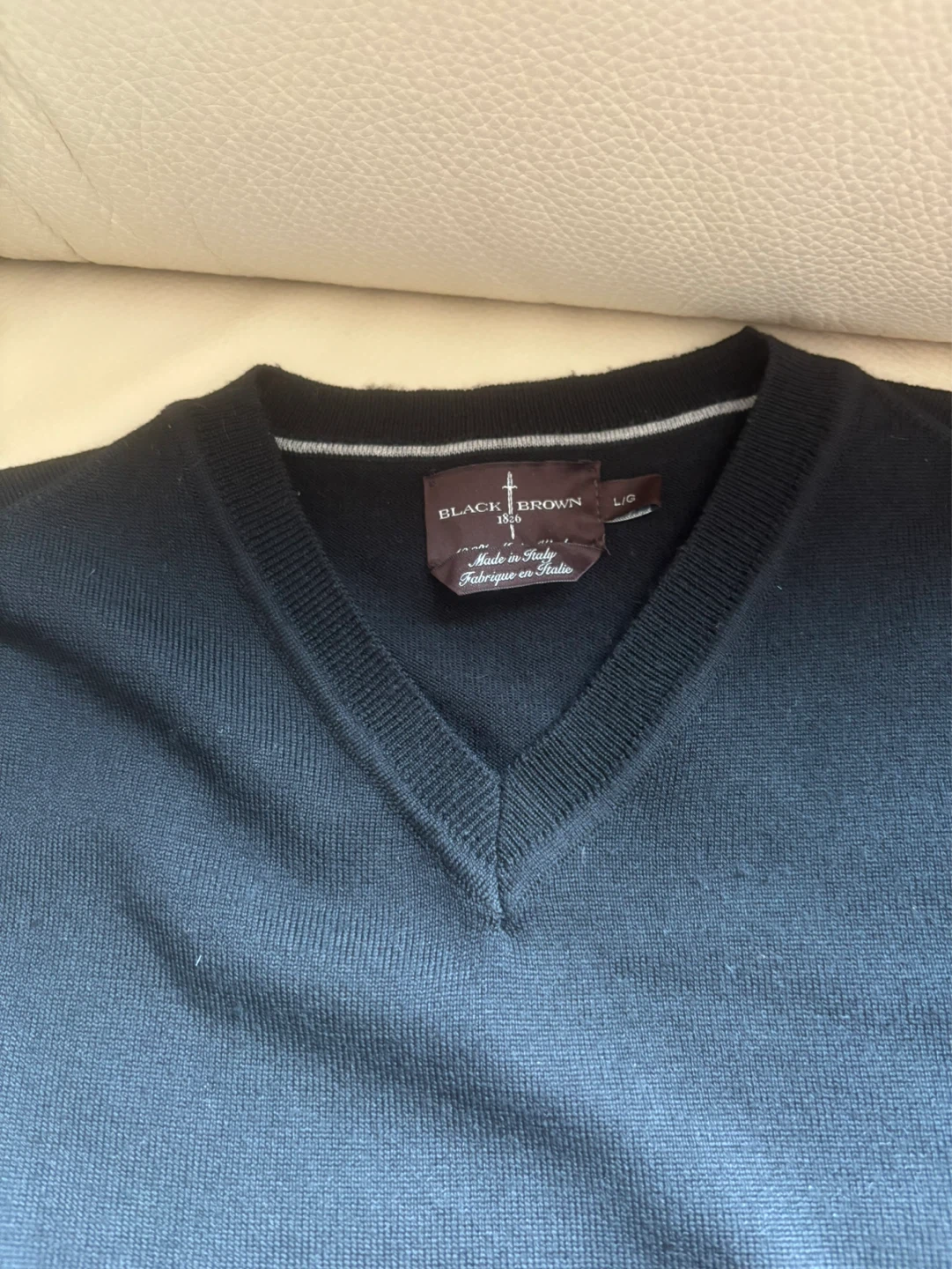 Black Brown 1826 V-Neck Sweater black lambs wool Large