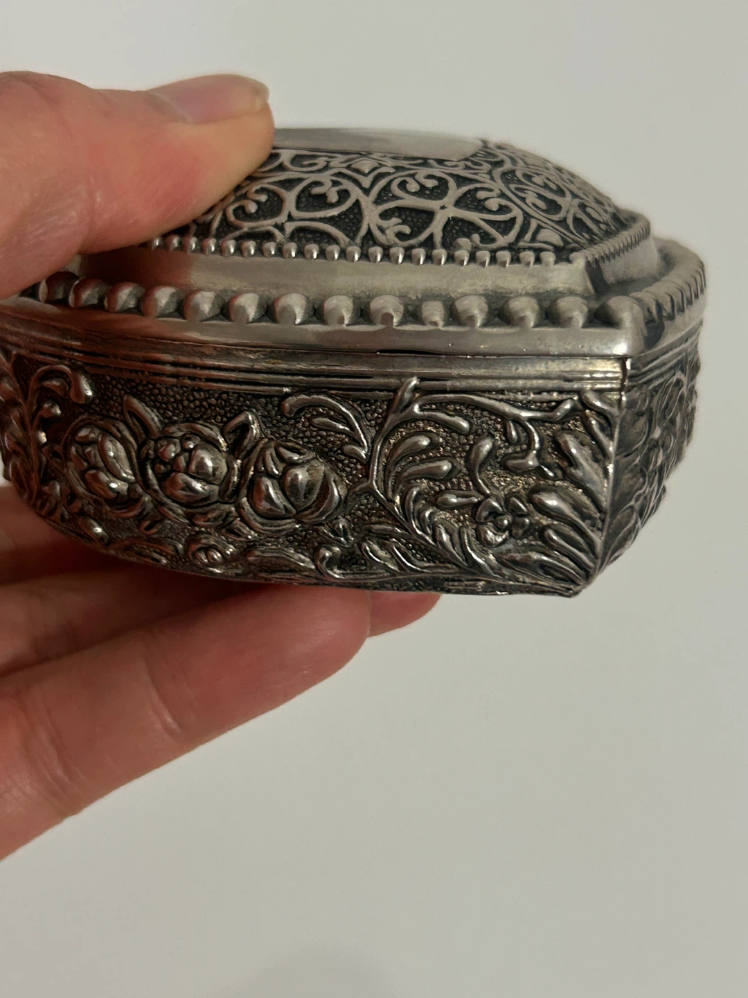 Vintage Heart-Shaped Trinket Box - photo 3