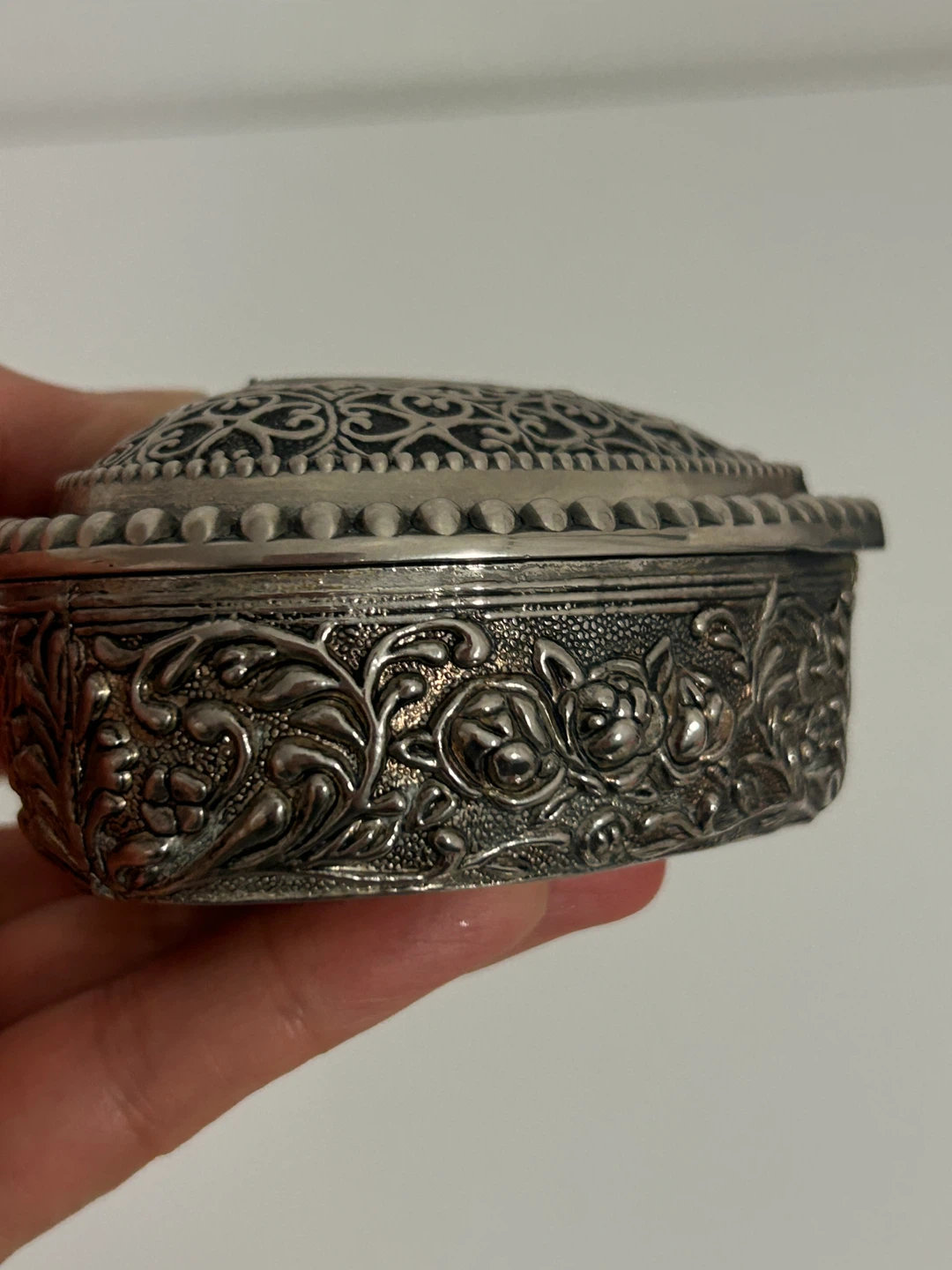 Vintage Heart-Shaped Trinket Box - photo 4