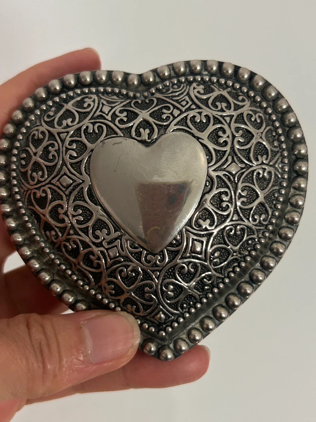 Vintage Heart-Shaped Trinket Box - photo 2