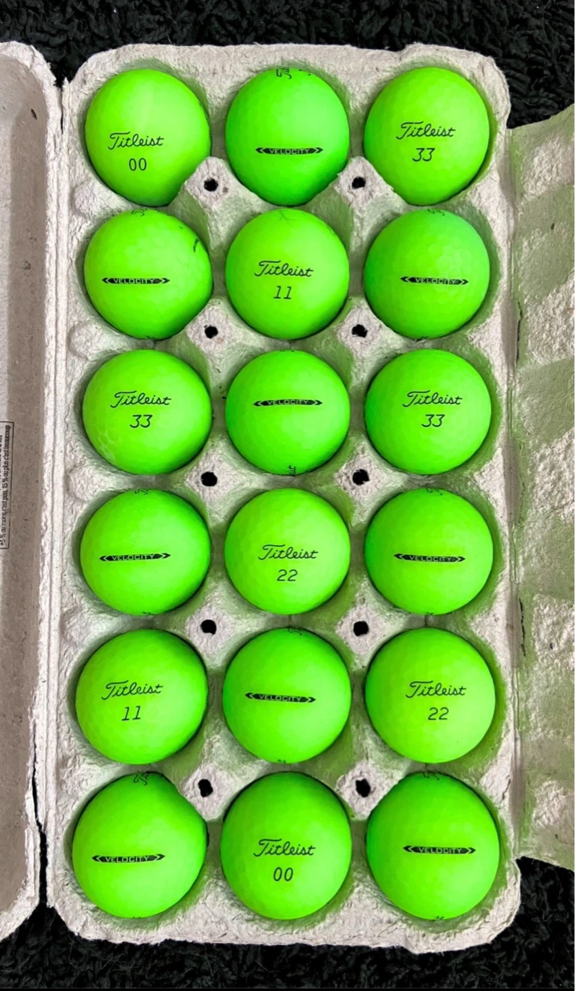 18 Titleist Velocity Green Coloured Golf Balls - photo 2