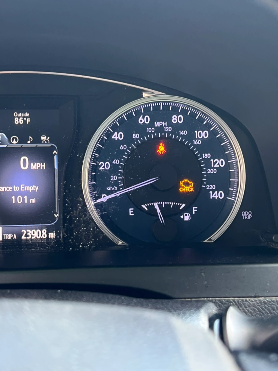 2017 Toyota Camry - XLE 4D (REBUILT TITLE) - photo 5