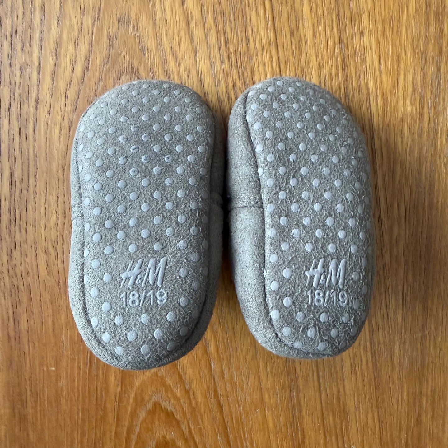 Infant ultrasuede slippers size 2.5-3.5 US (3-12 months) - photo 2