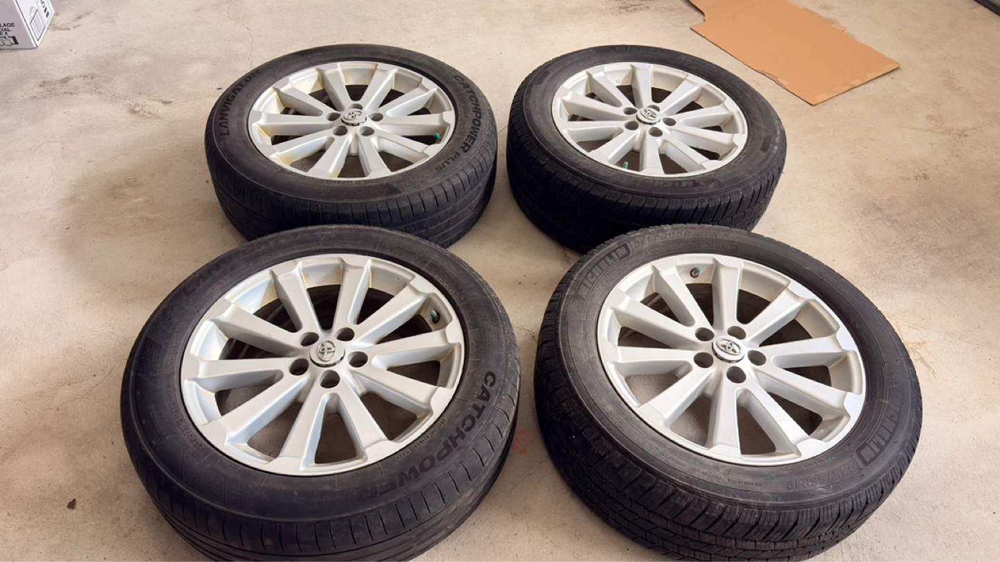 Set of 4 Toyota 245/55R19 Tires and Rims