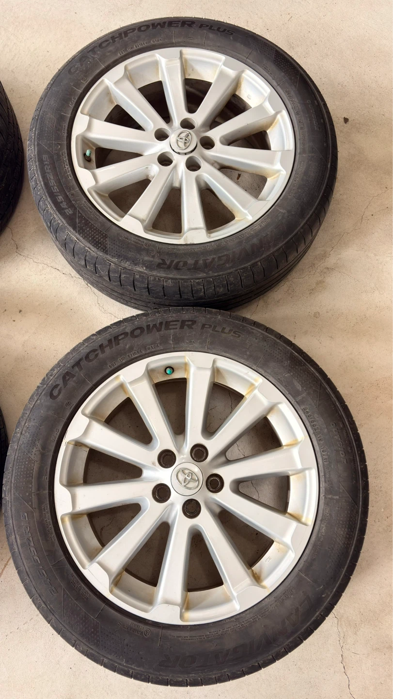 Set of 4 Toyota 245/55R19 Tires and Rims - photo 3