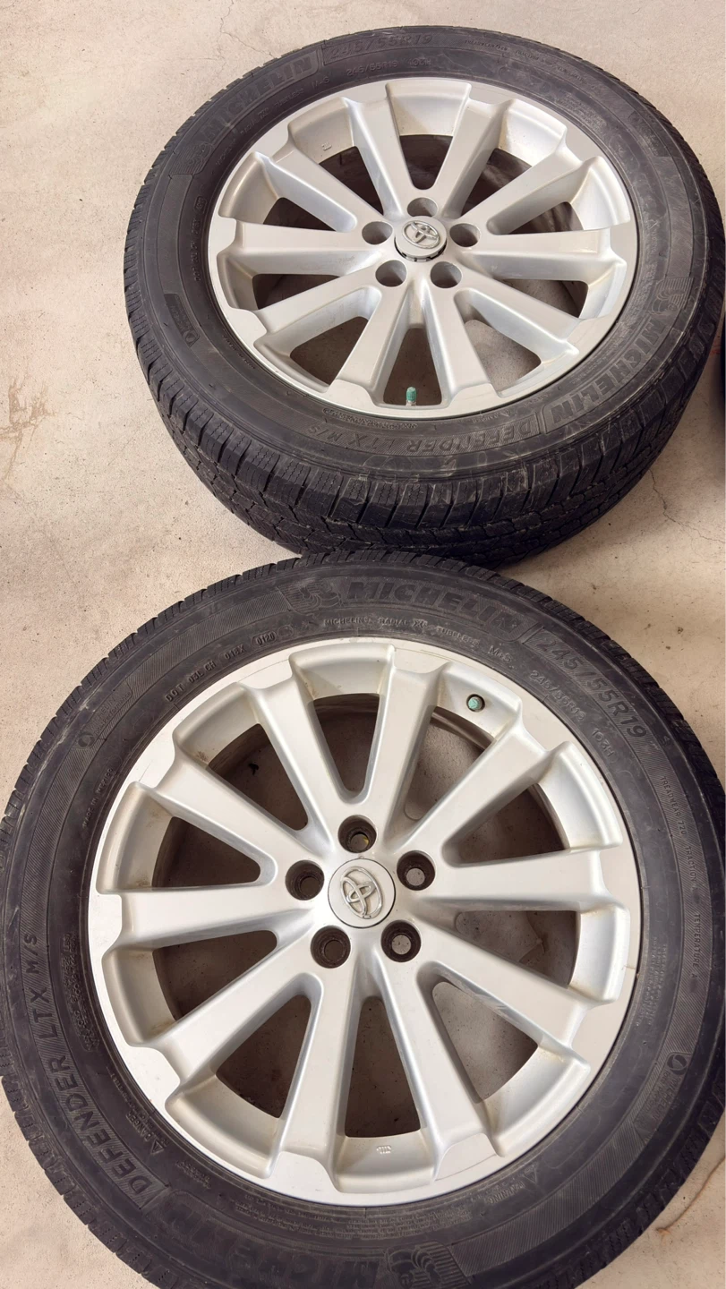Set of 4 Toyota 245/55R19 Tires and Rims - photo 2