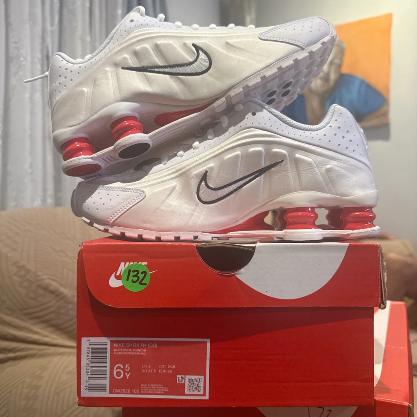 Nike Shox R4 (GS) White/Red Shoes Size 6.5 - photo 5