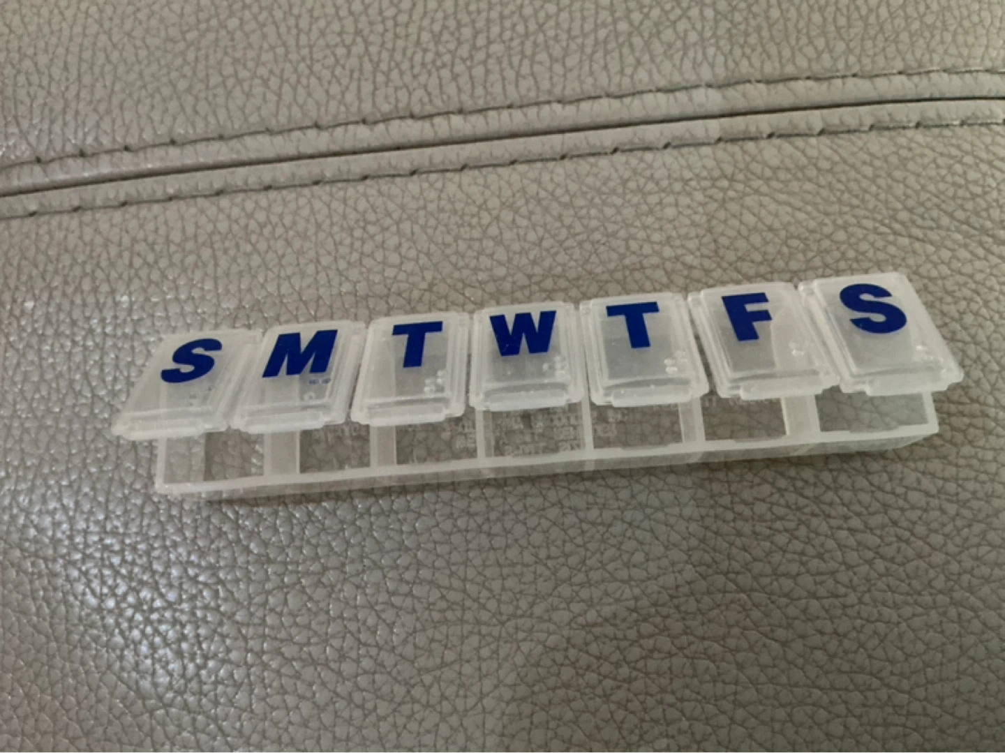 7-Day Pill Organizer - photo 4