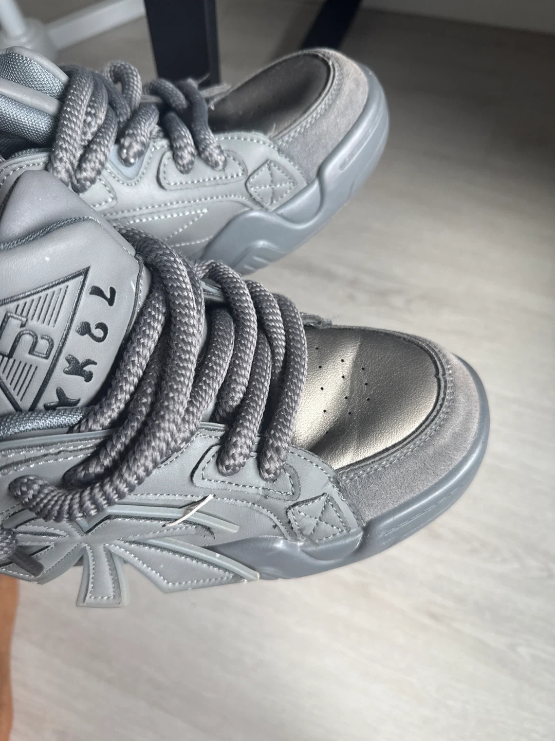 Grey Reebok sneakers - photo 3