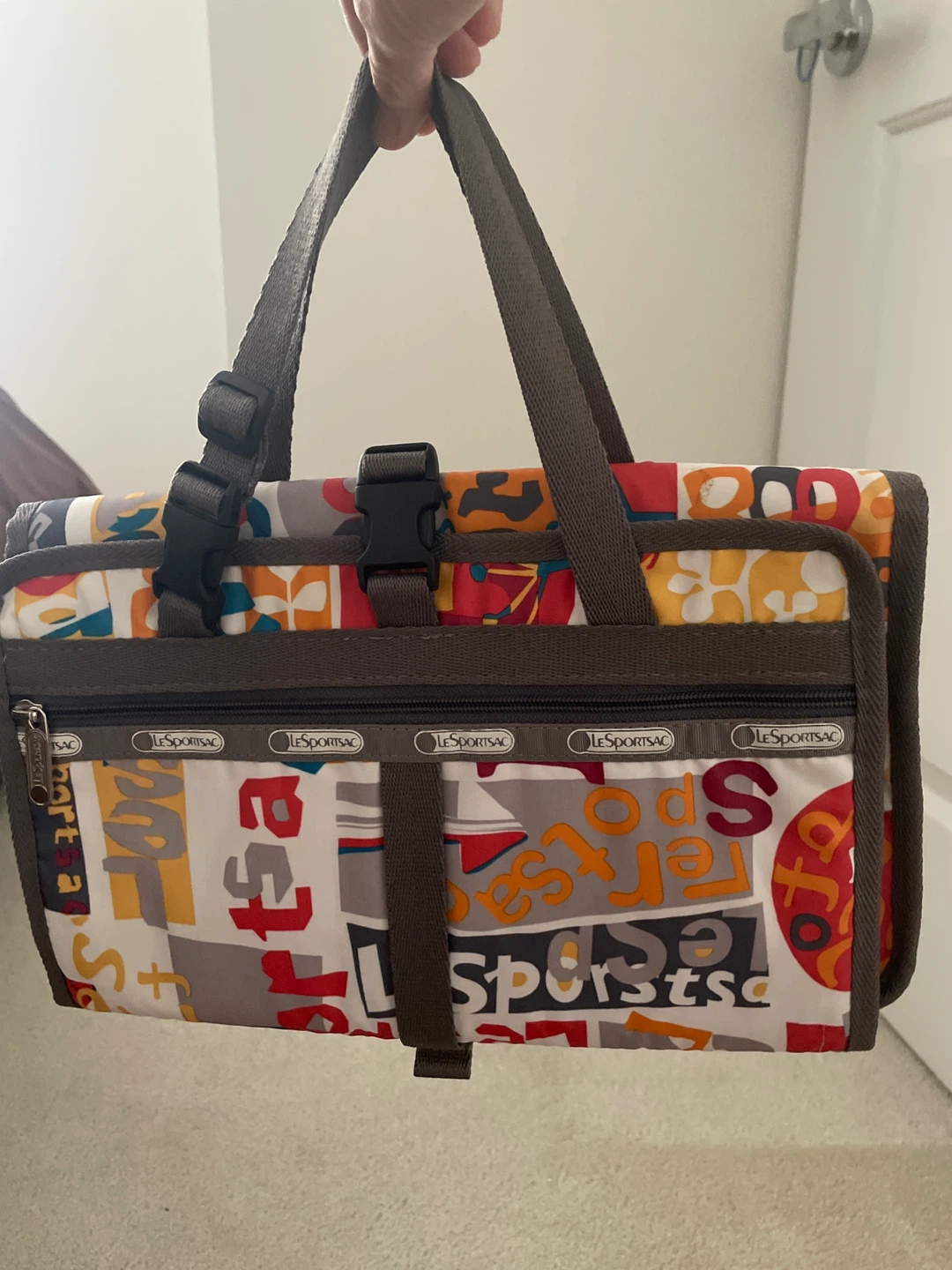 LeSportsac Hanging Travel Toiletry Bag - photo 4