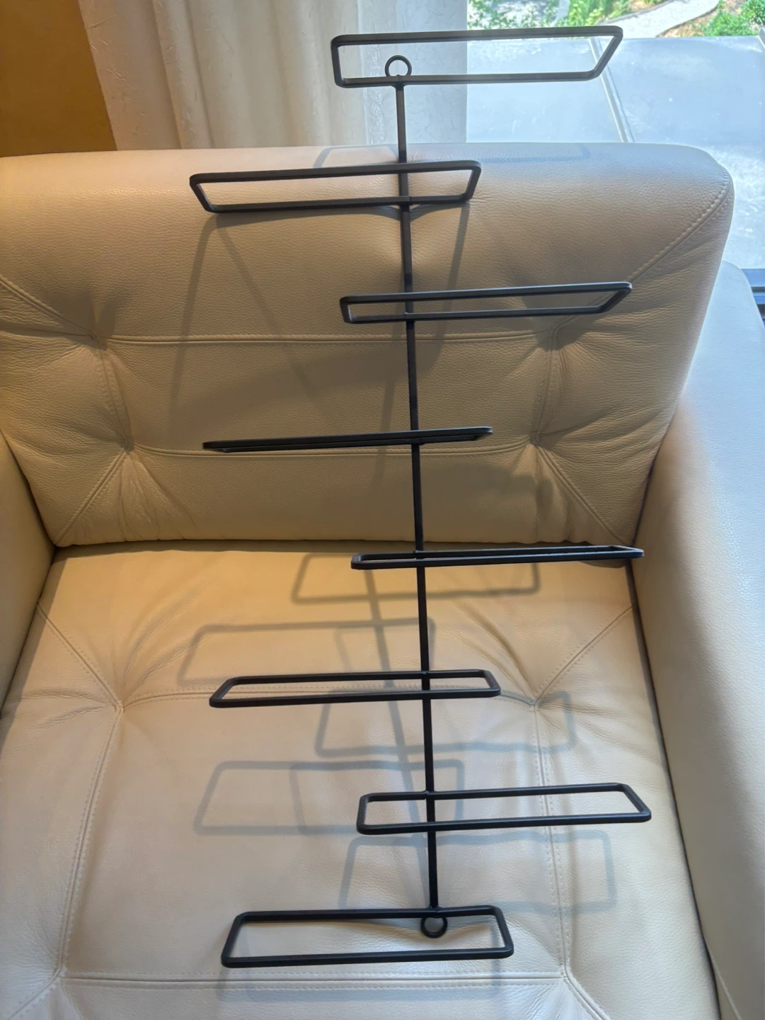 Black Metal Wine Rack wall mount 6-8 burkes