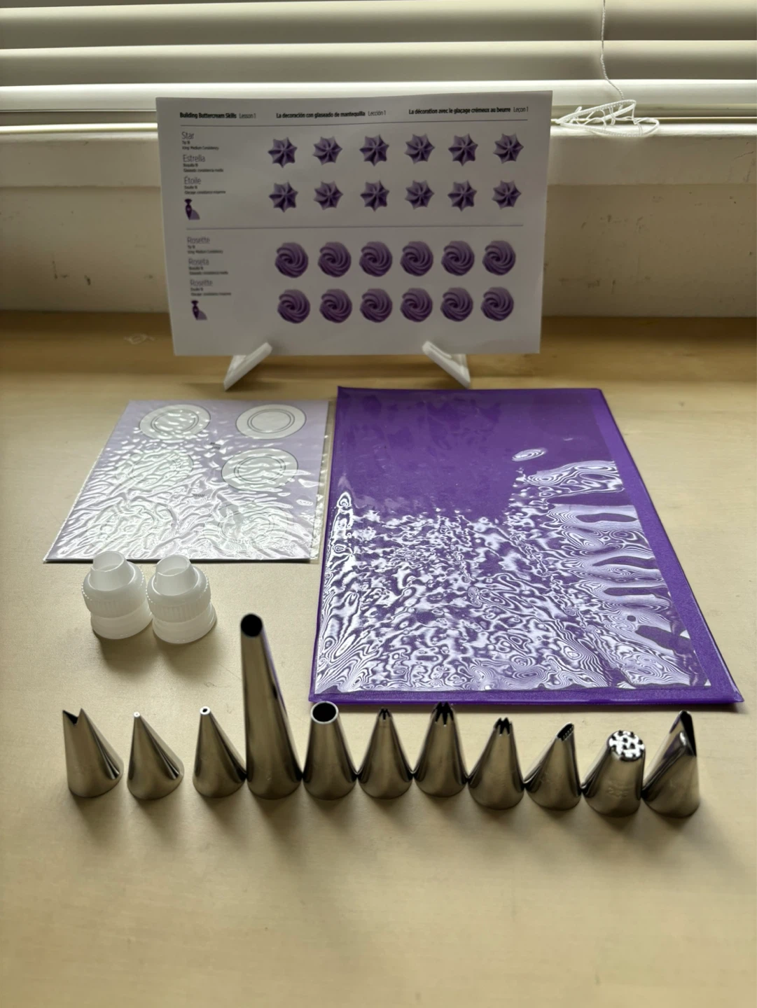 Wilton decorating piping tips set