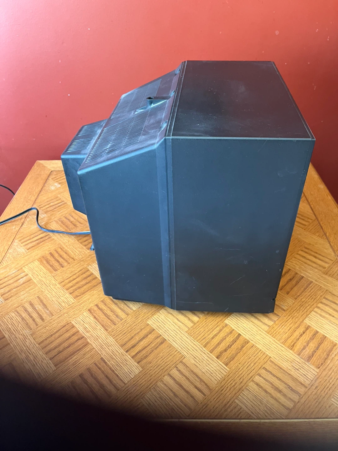 Beaumark CRT Television (not working) - photo 2