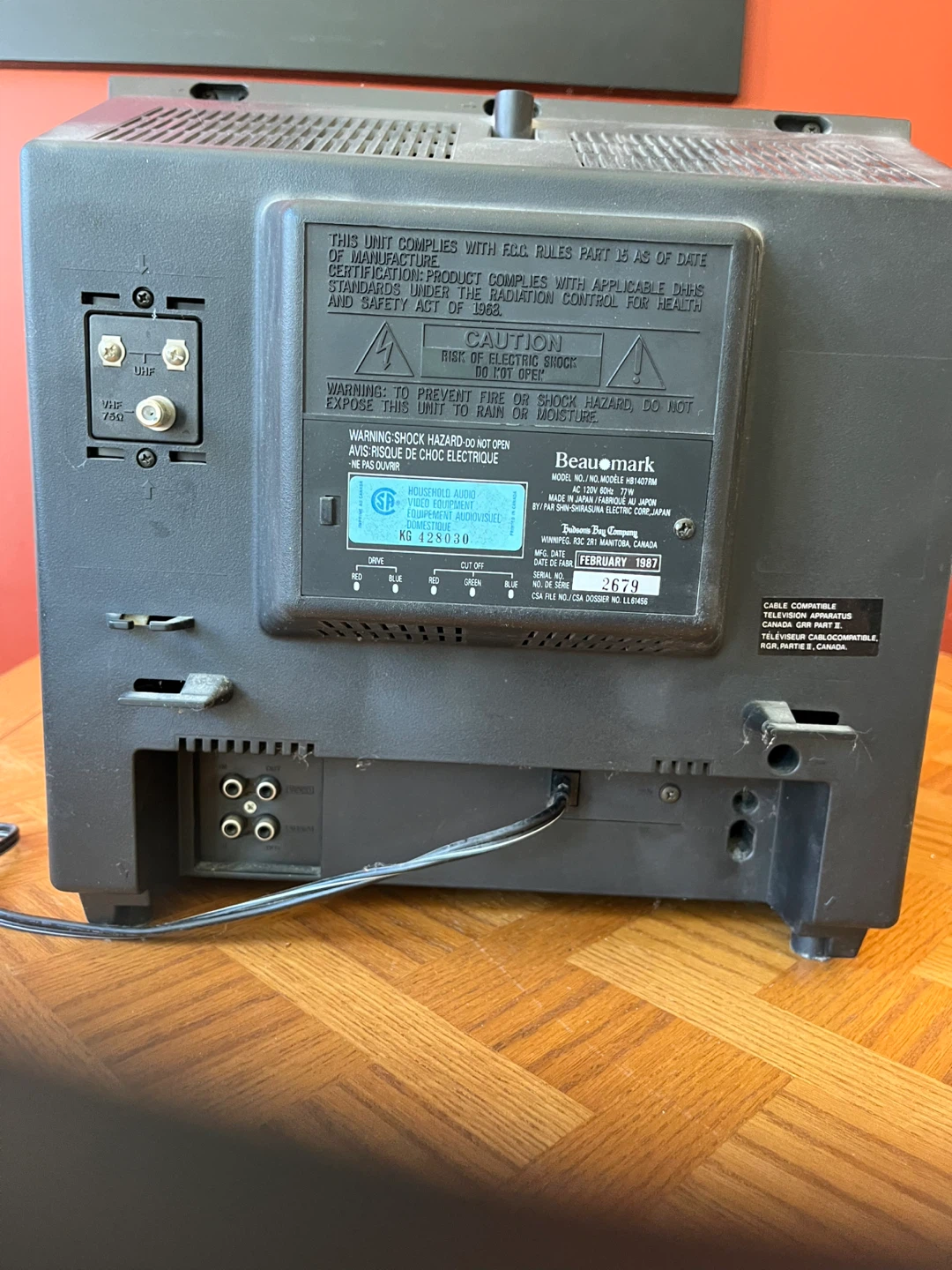 Beaumark CRT Television (not working) - photo 3