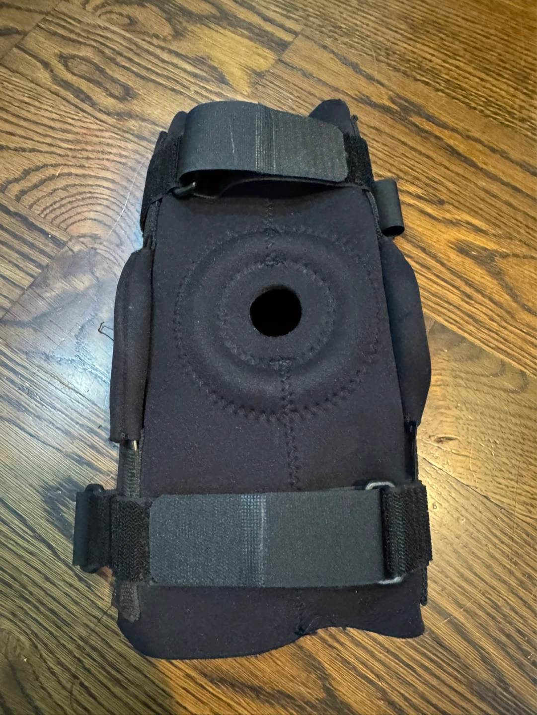 Black Neoprene Knee Brace