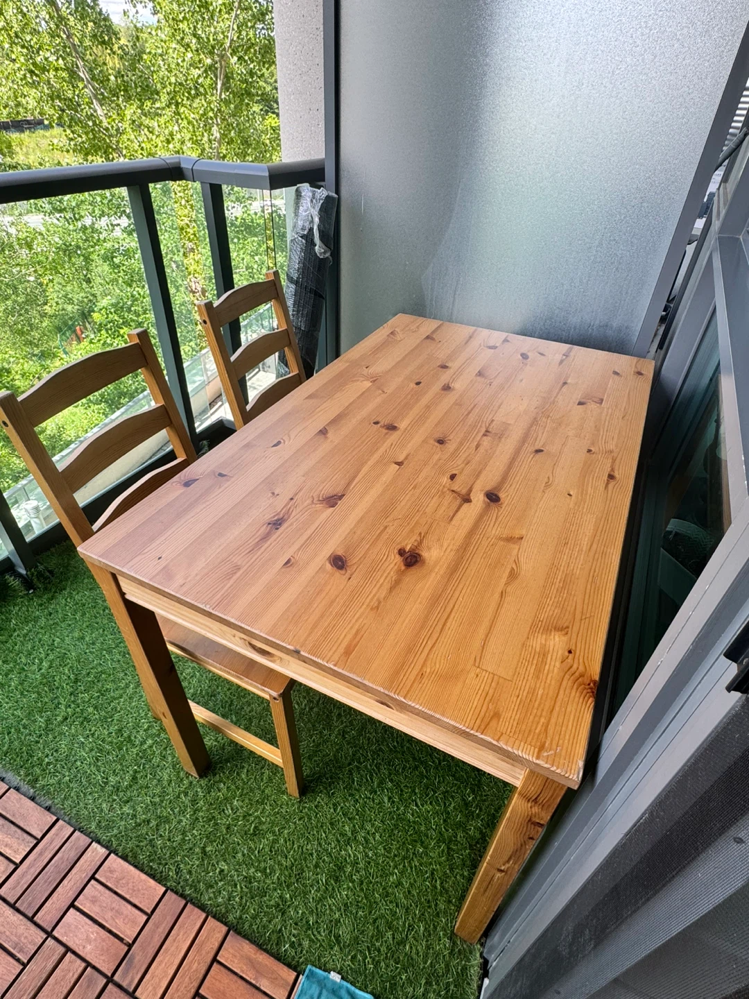 IKEA HÄGERNÄS Table and 2 chairs