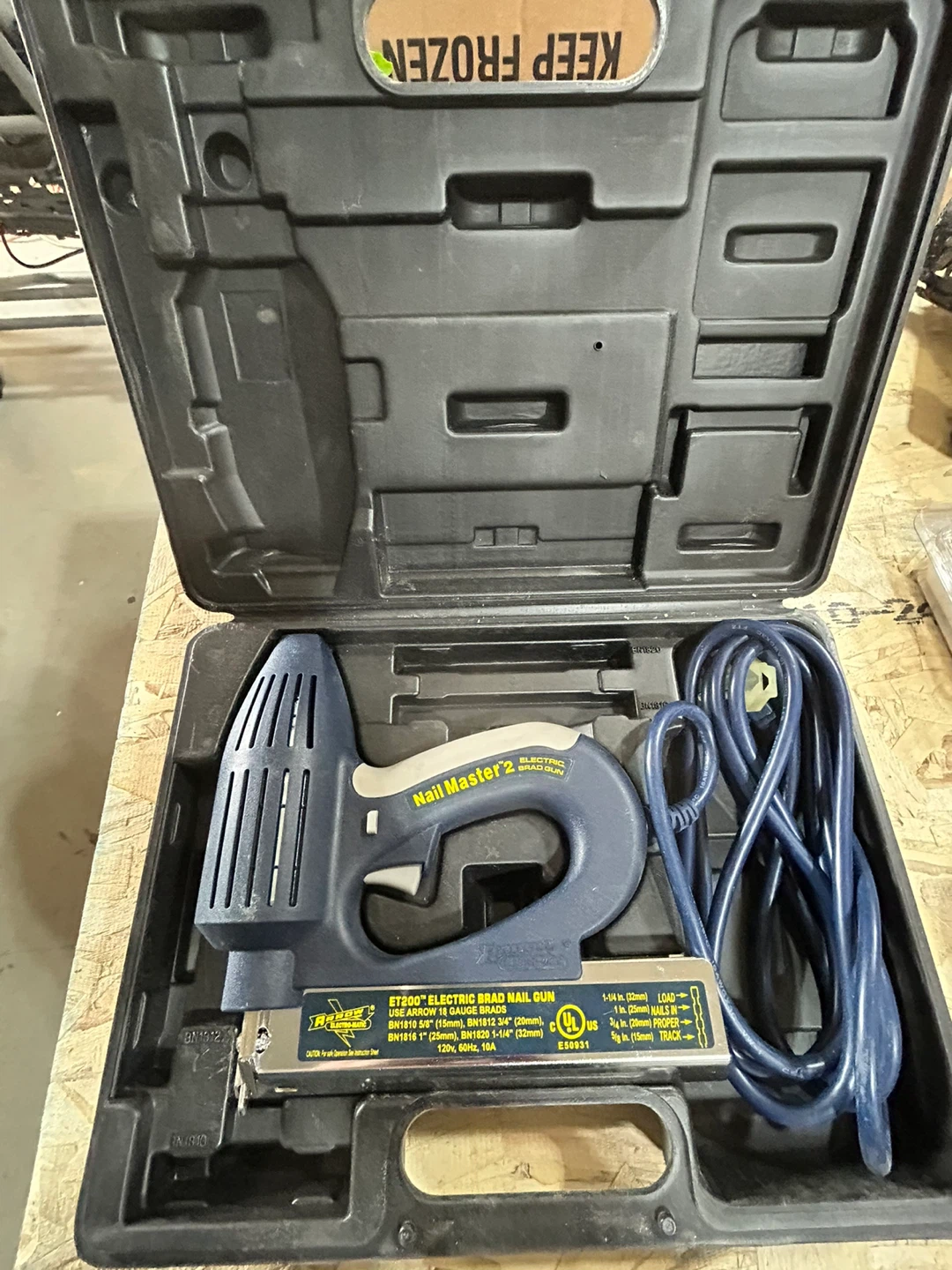 Arrow Electric Brad Nail Gun Kit ET200