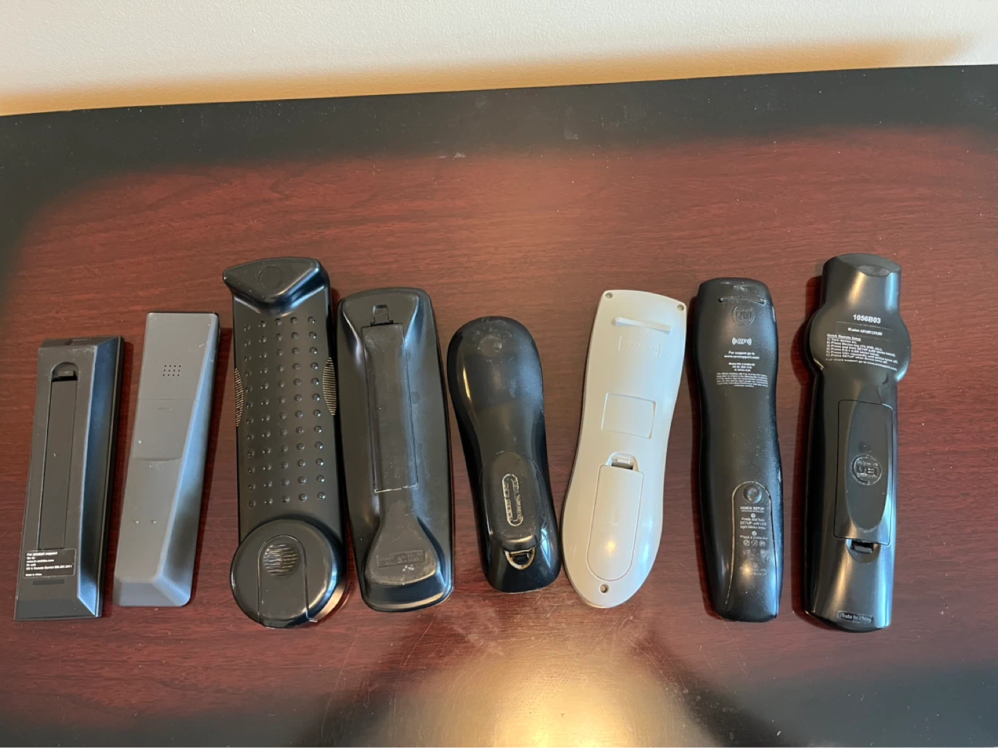 8 pc Assorted Universal and Brand Remotes - photo 4
