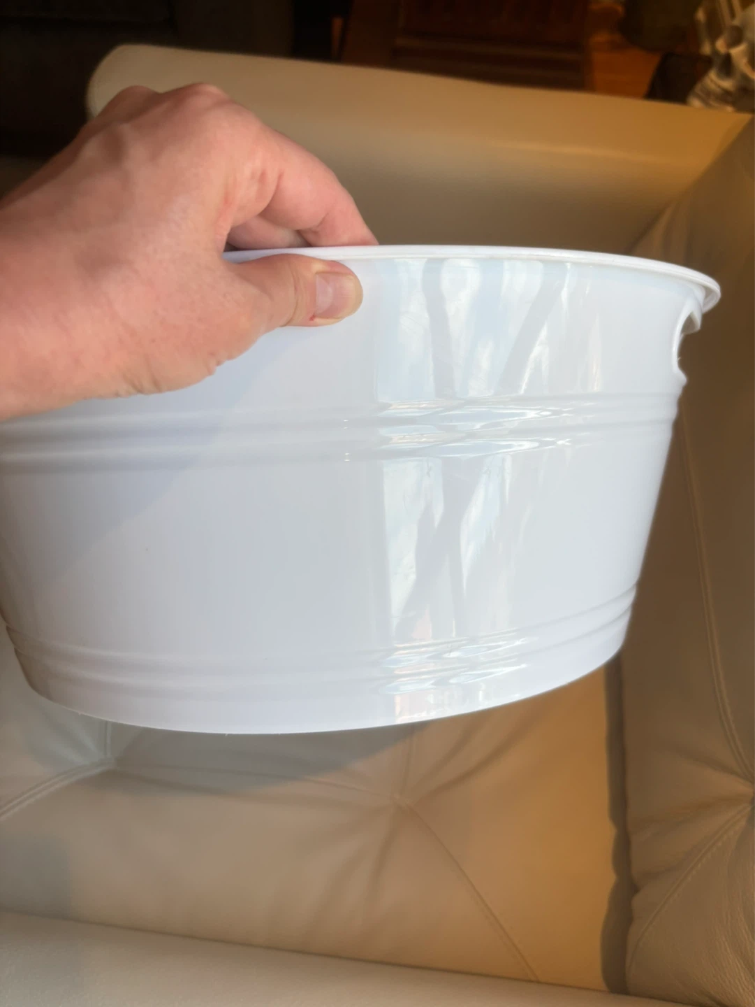 White Oval Tub with Handles - photo 3