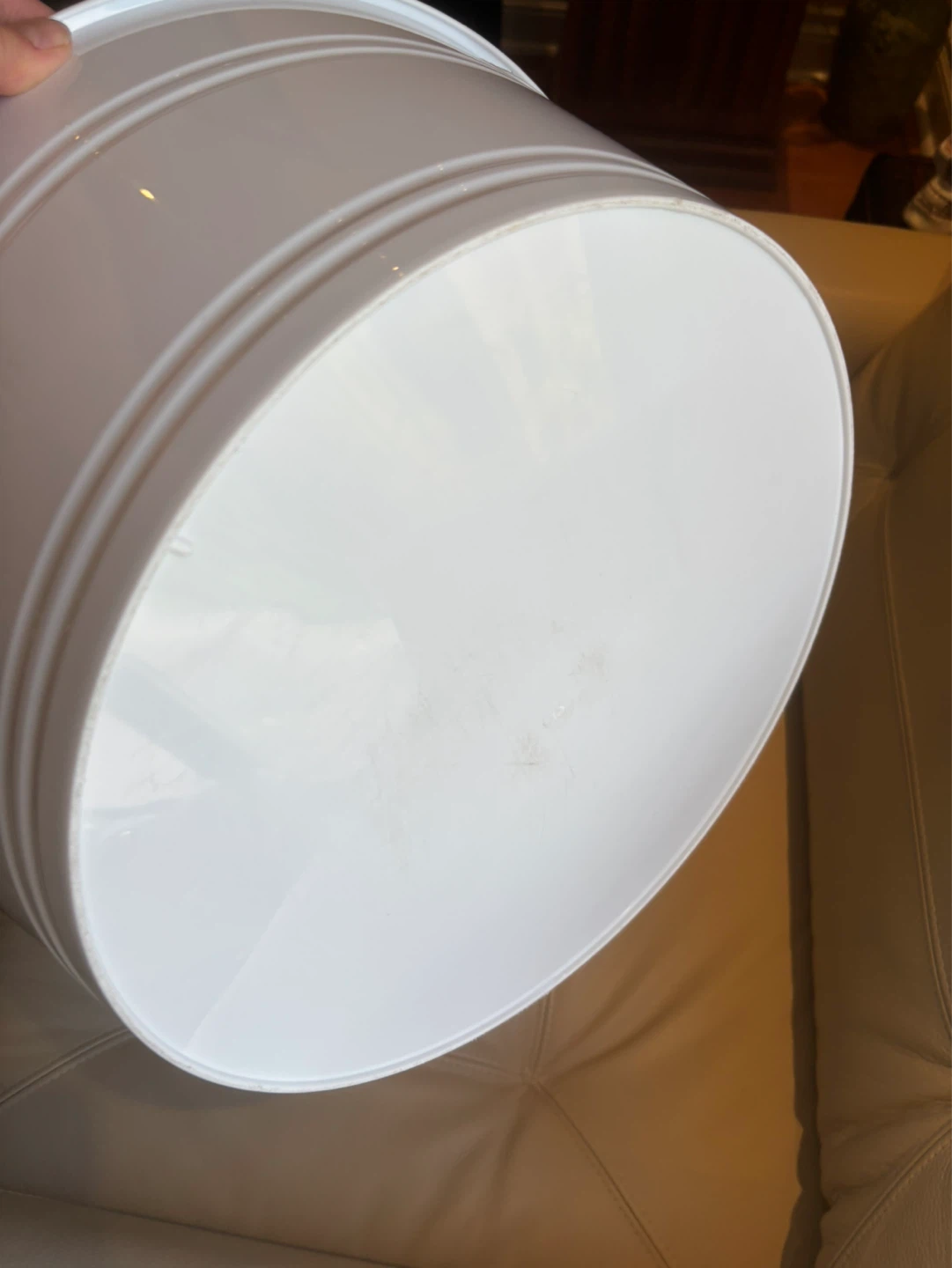 White Oval Tub with Handles - photo 4