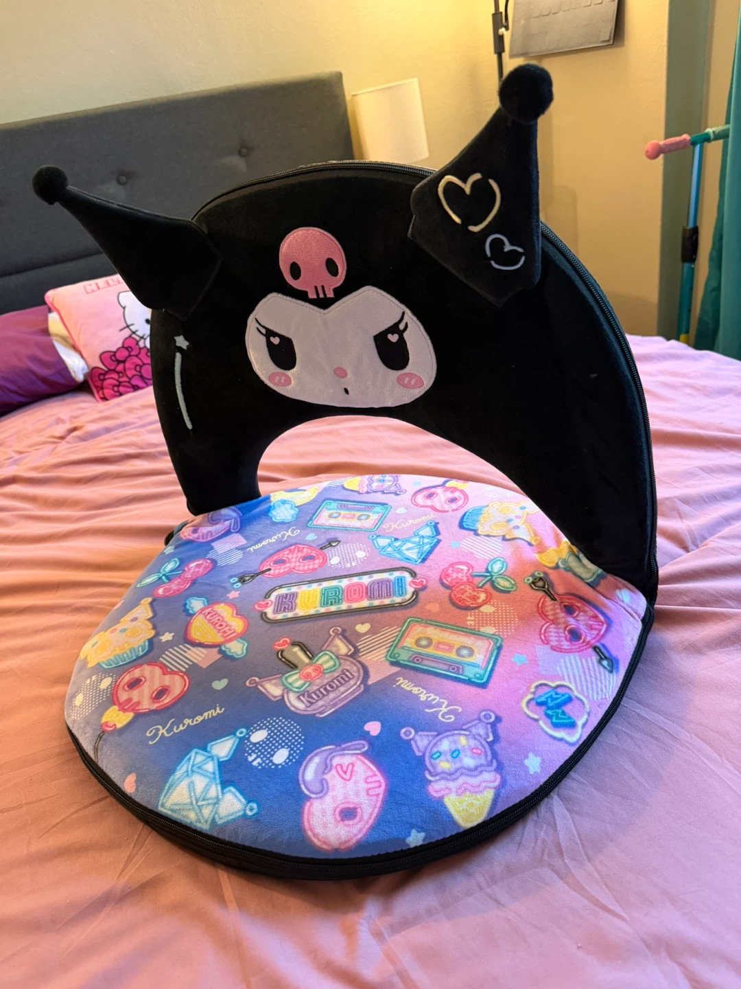 Kuromi character floor chair - photo 3